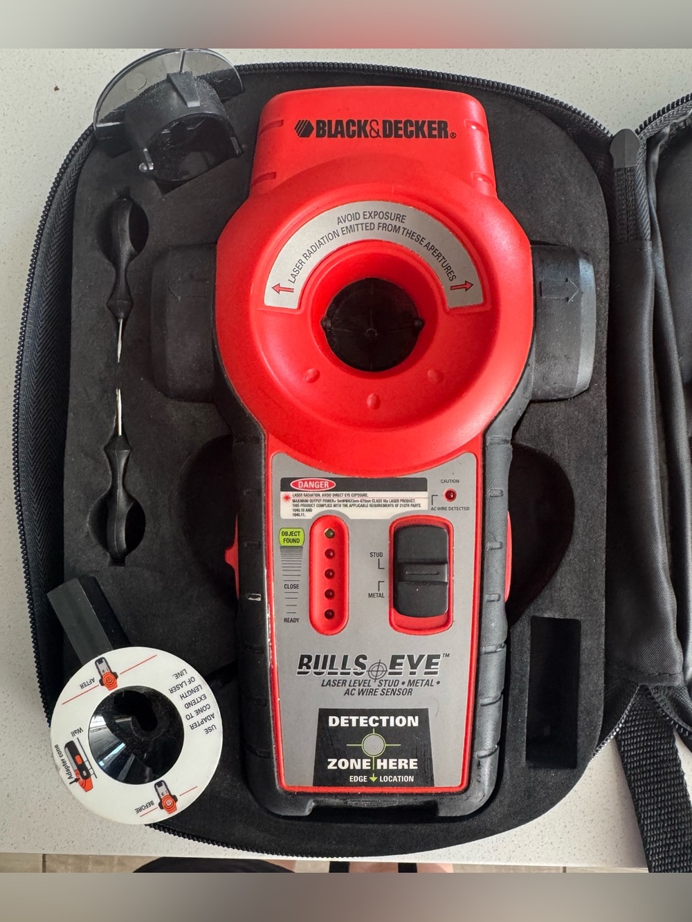 Black & Decker BullsEye Laser Level Stud Finder - Metal - AC  Wire Sensor w/case